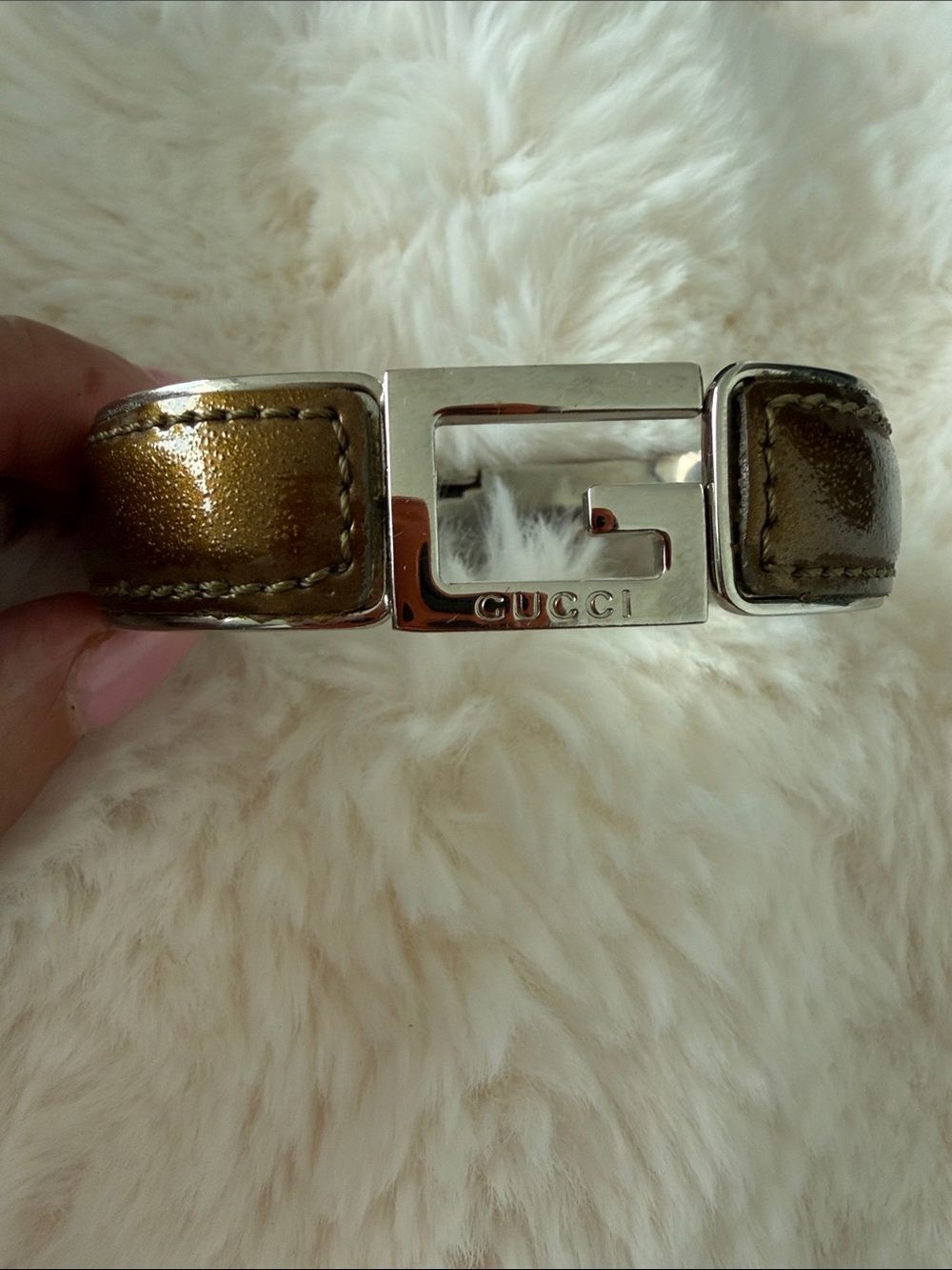 Gucci Metallic Gold Leather cuff with G Signature Buckle